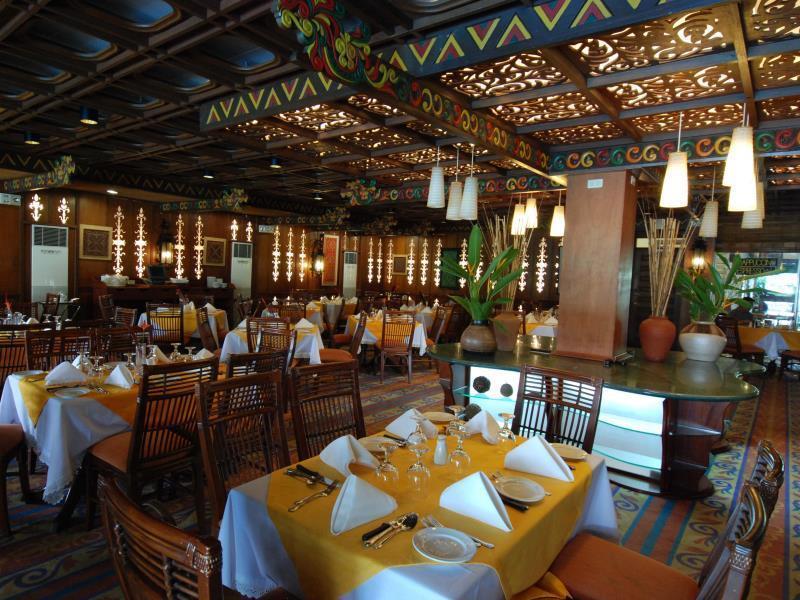 Oasis Hotel Angeles Esterno foto