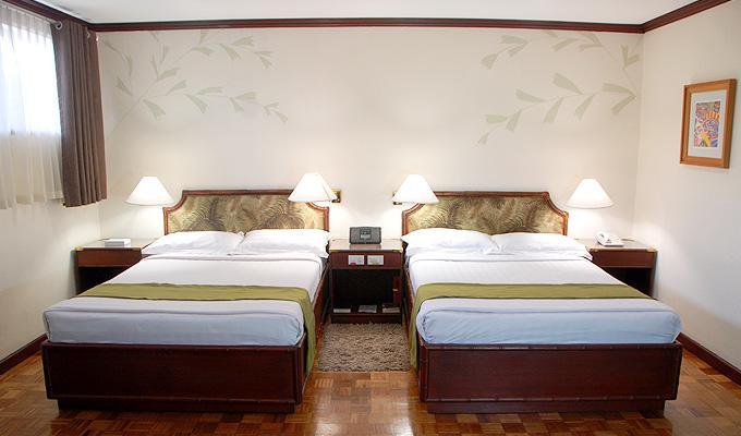Oasis Hotel Angeles Esterno foto
