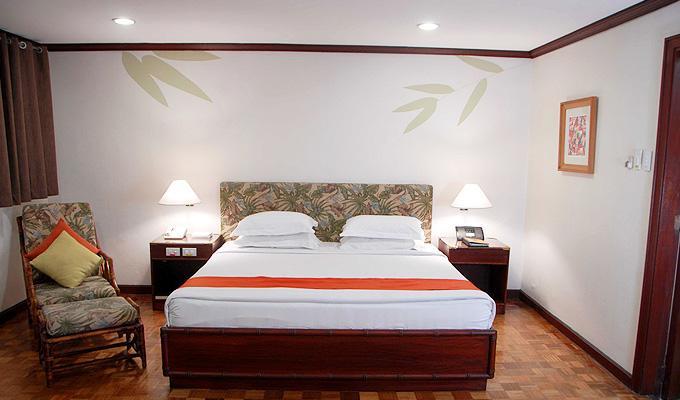 Oasis Hotel Angeles Esterno foto
