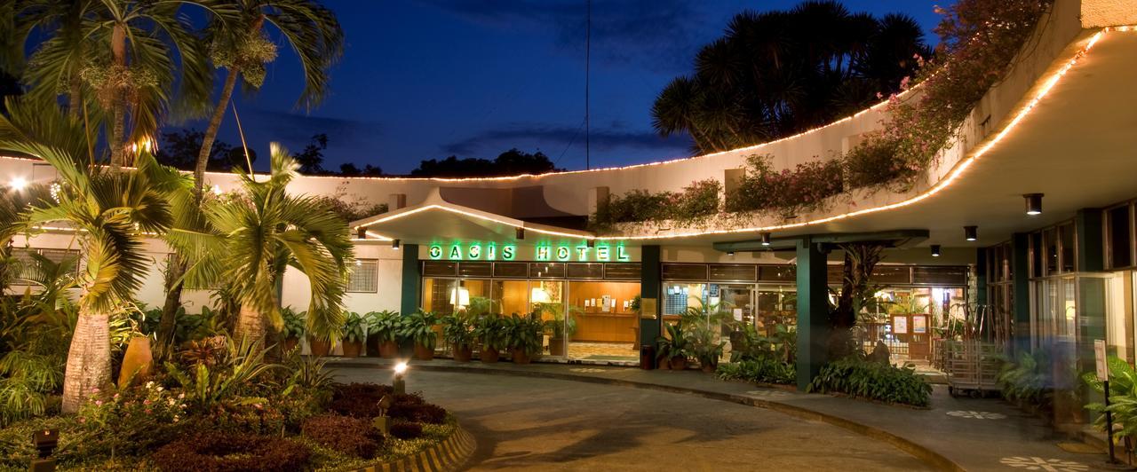 Oasis Hotel Angeles Esterno foto
